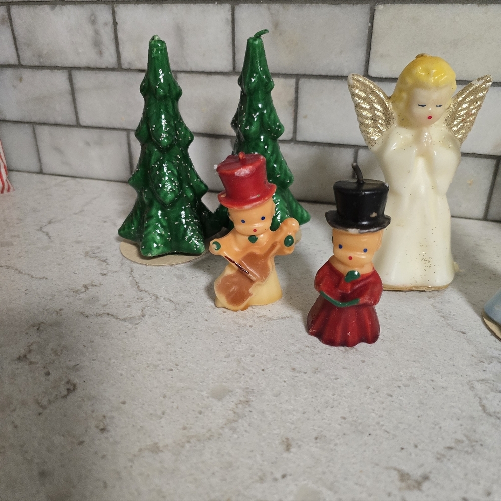 Collection Of Vintage Gurley Christmas Candles Santas Carollers Churches Angels - Picture 5 of 10